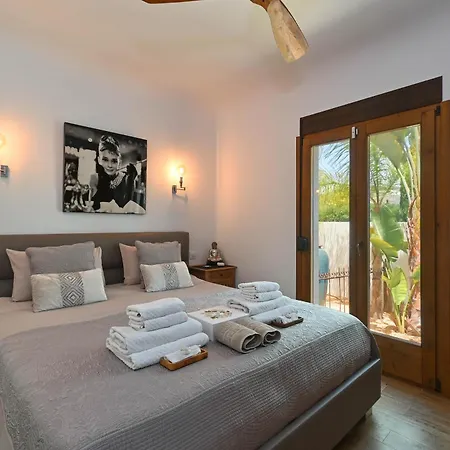 Casa Zenzez Moraira فيلة تيولادا